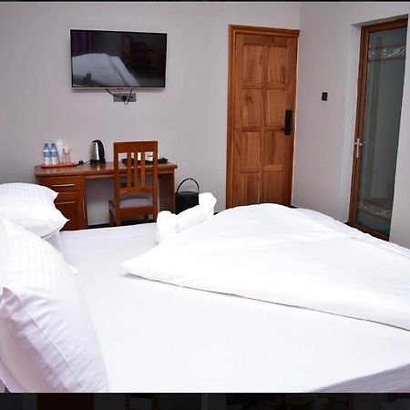 Hancol Hotel Додома Екстериор снимка